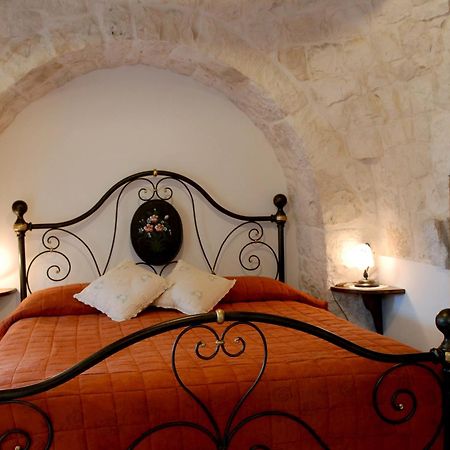 I Trulli Del Nonno Michele Guest House Алберобело Стая снимка