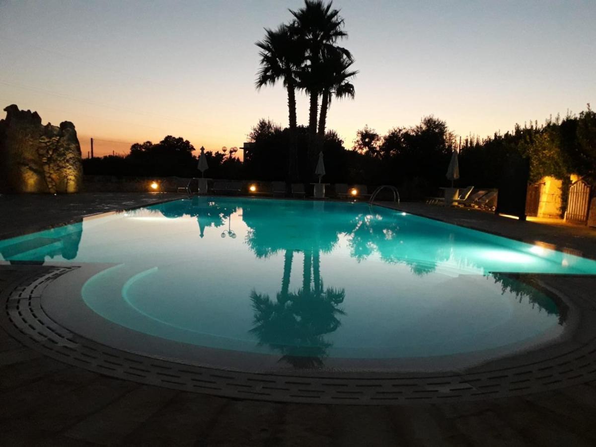 I Trulli Del Nonno Michele Guest House Алберобело Екстериор снимка
