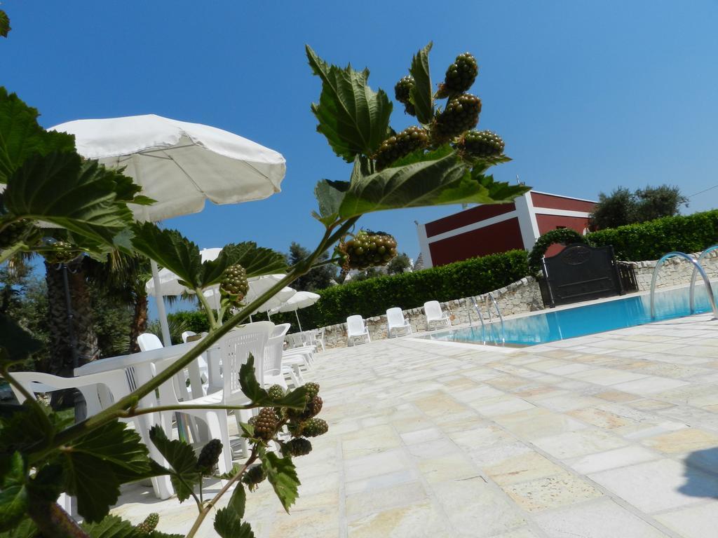 I Trulli Del Nonno Michele Guest House Алберобело Екстериор снимка