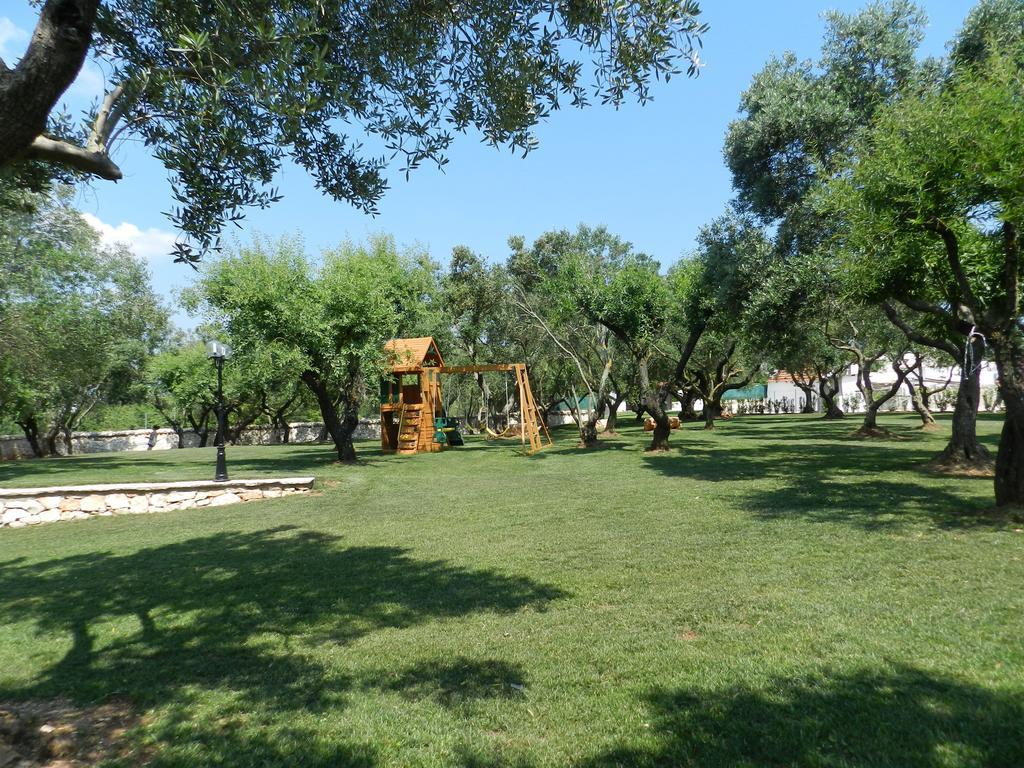 I Trulli Del Nonno Michele Guest House Алберобело Екстериор снимка