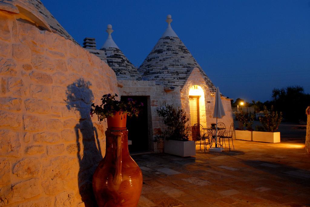 I Trulli Del Nonno Michele Guest House Алберобело Екстериор снимка