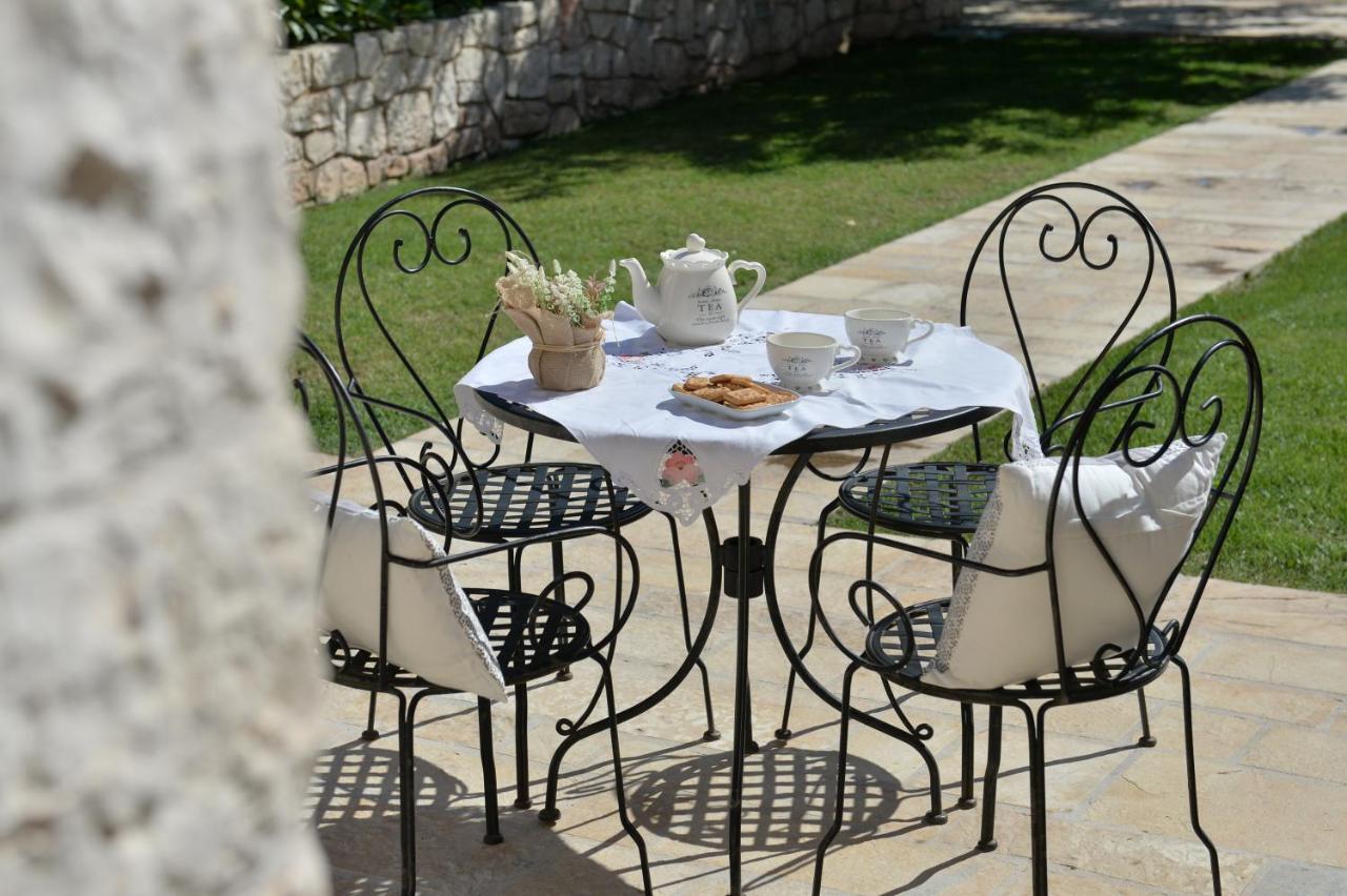 I Trulli Del Nonno Michele Guest House Алберобело Екстериор снимка